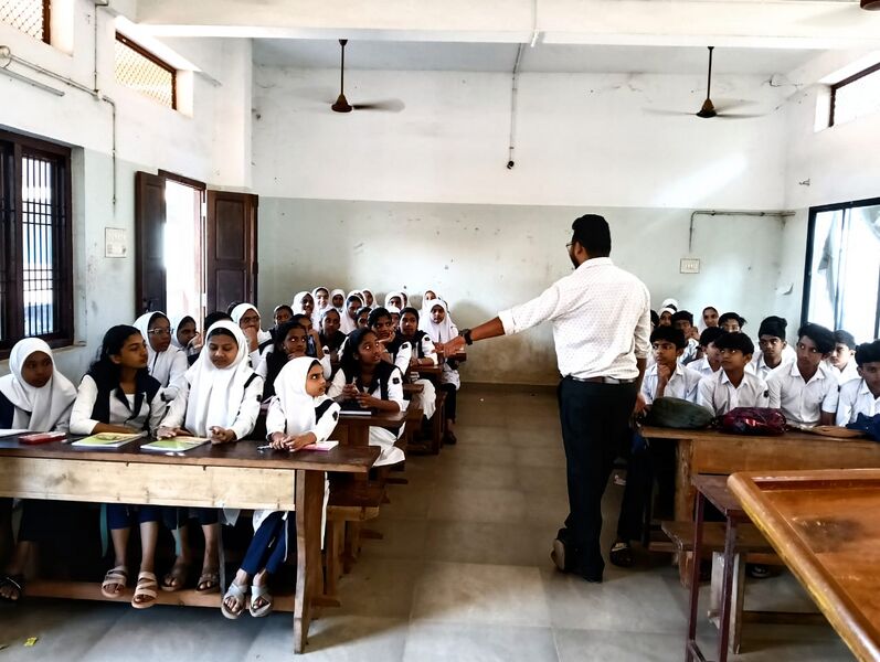 പ്രമാണം:16008 WINGS 2025 .1.jpg