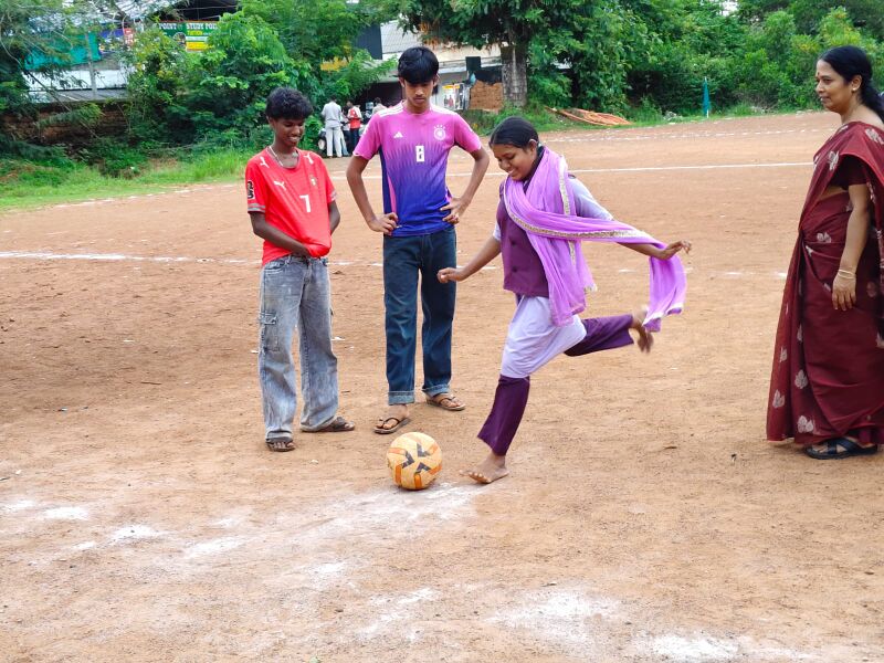 പ്രമാണം:23063-TSR-GOAL2026-BESTKICK-3.jpg
