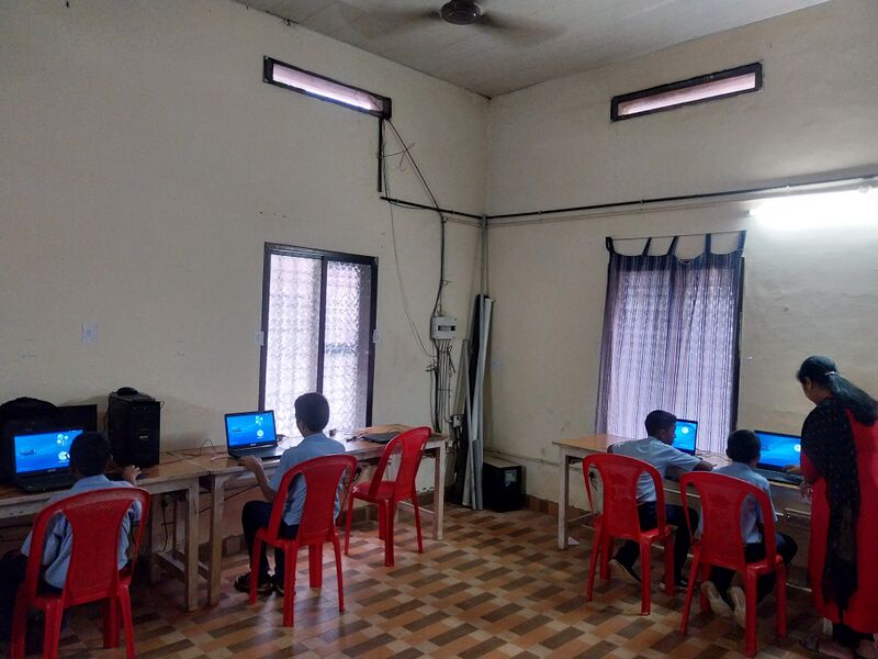 പ്രമാണം:38068 itclass.jpg