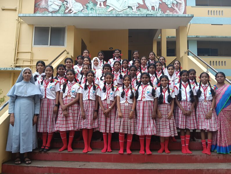 പ്രമാണം:41068 2025-28 LK BATCH 1.jpg