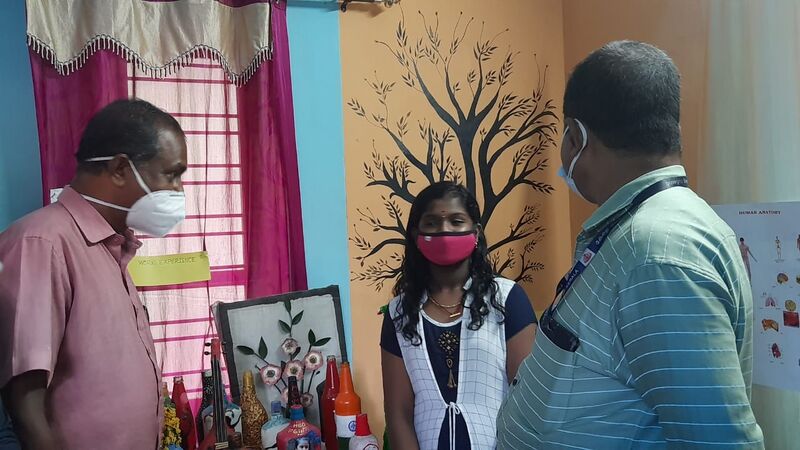 പ്രമാണം:44018 vv1.jpg