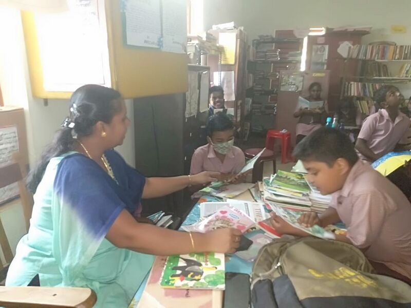 പ്രമാണം:44055 library reading12.jpeg