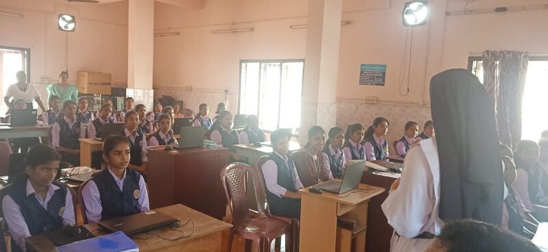 പ്രമാണം:45050 lk camp 2.jpeg