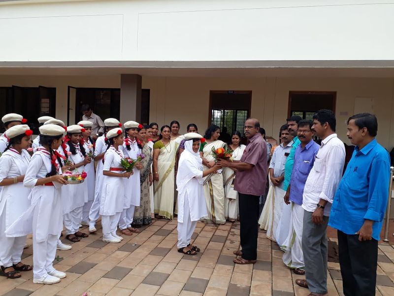 പ്രമാണം:Gvandanam 02.jpeg