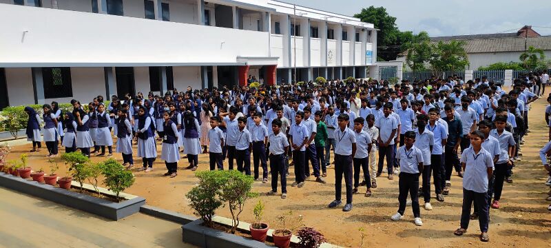 പ്രമാണം:Lk 21060 ulsavam 3.jpg