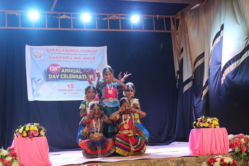 പ്രമാണം:School day 3.JPG