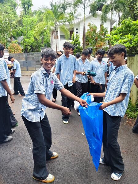 പ്രമാണം:0b320e9e-a776-4621-9362-df0bb5a75b37.jpg