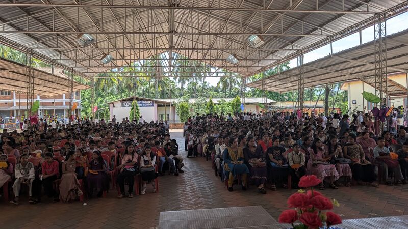 പ്രമാണം:12022-Pravesanolsavam 2026 June 1-Audience.jpg