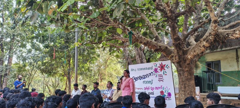 പ്രമാണം:15062 reading fest.jpg