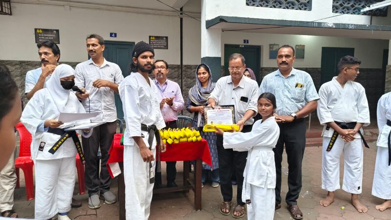 പ്രമാണം:17091 karate.jpg