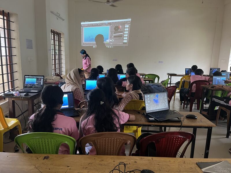 പ്രമാണം:19002 ADOL1.jpg