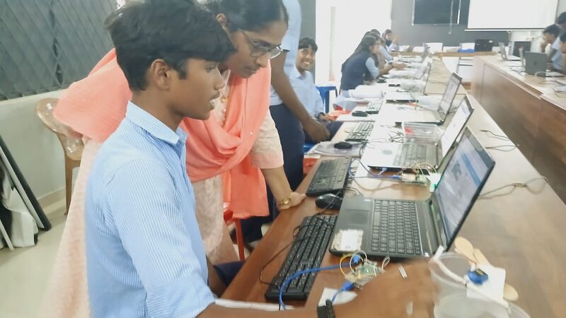 പ്രമാണം:21060 lk evaluation2.jpg