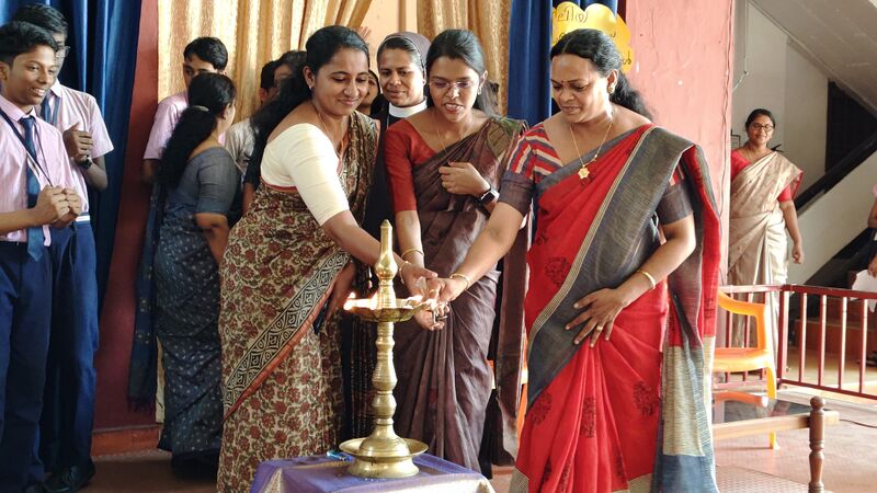 പ്രമാണം:26059-Club inauguration 6.jpeg