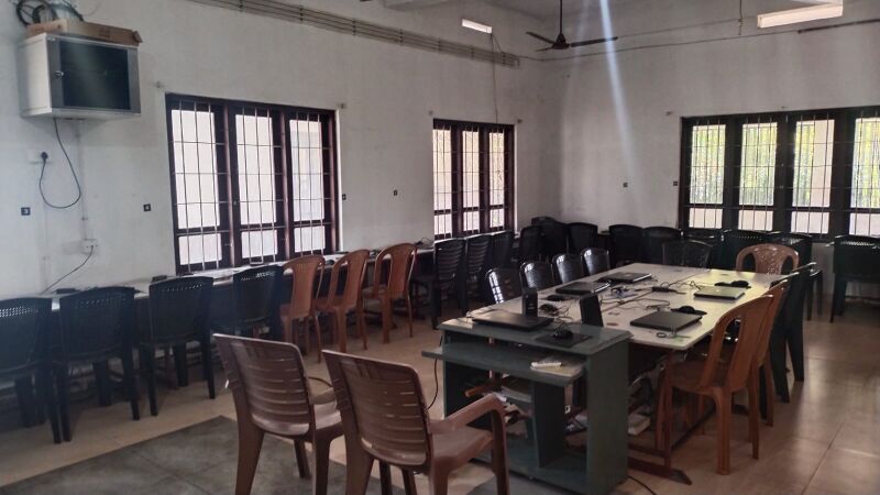 പ്രമാണം:32003 it lab.jpeg