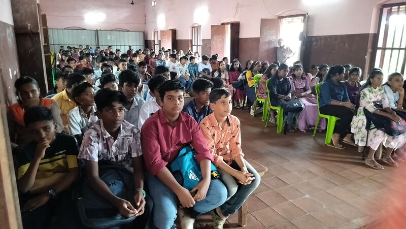 പ്രമാണം:35025 praveswanolsavam.jpg