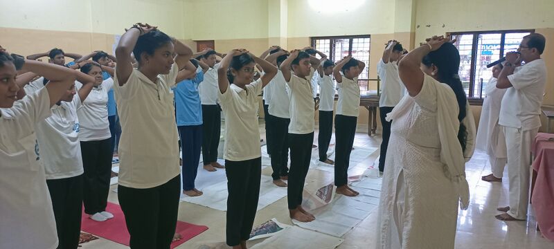 പ്രമാണം:35028 Yoga day.jpg