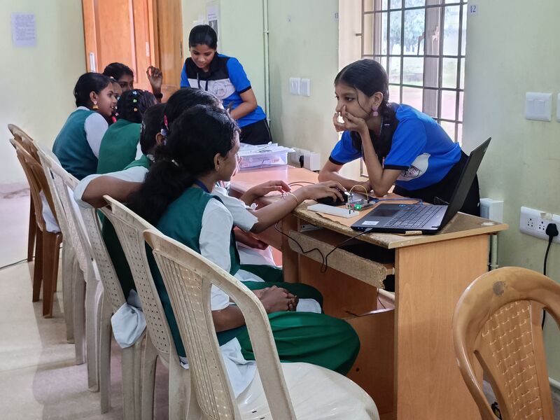 പ്രമാണം:36028 class2.jpg