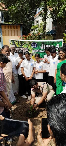 പ്രമാണം:41075 paristhithi 2.jpg