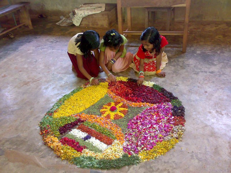 പ്രമാണം:48230-onam.jpg