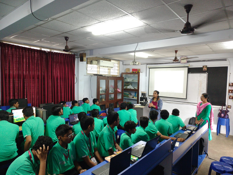 പ്രമാണം:Lk school camp 2024-27 class.png