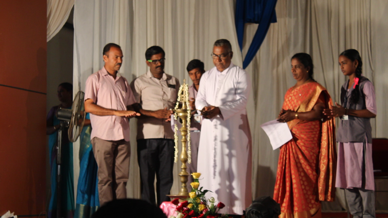 പ്രമാണം:Magazine publishing 2.png