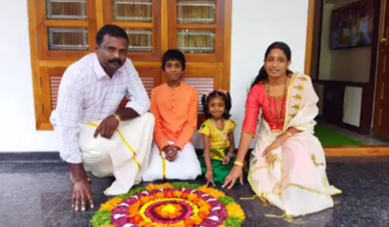 പ്രമാണം:ഓണാഘോഷം8.jpg