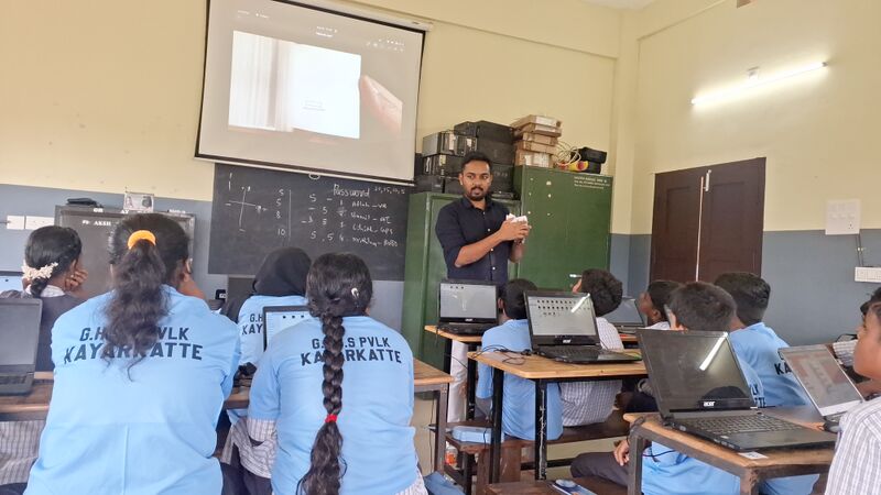 പ്രമാണം:11017 LK CAMP.jpg