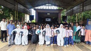 19833-MLP-moon day.jpg