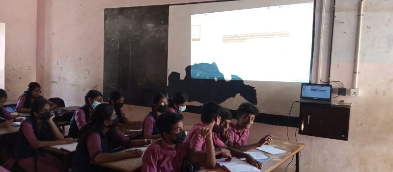 പ്രമാണം:21068 eveningclass5.jpeg