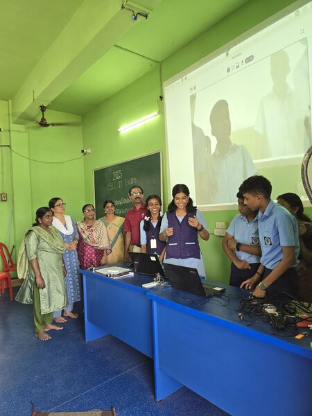 പ്രമാണം:25068 LK robofest2024-25 demo-3.jpg