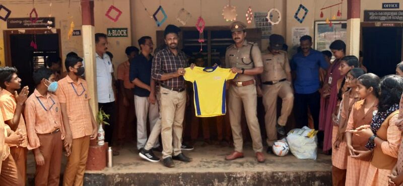 പ്രമാണം:36035 ju1.jpg