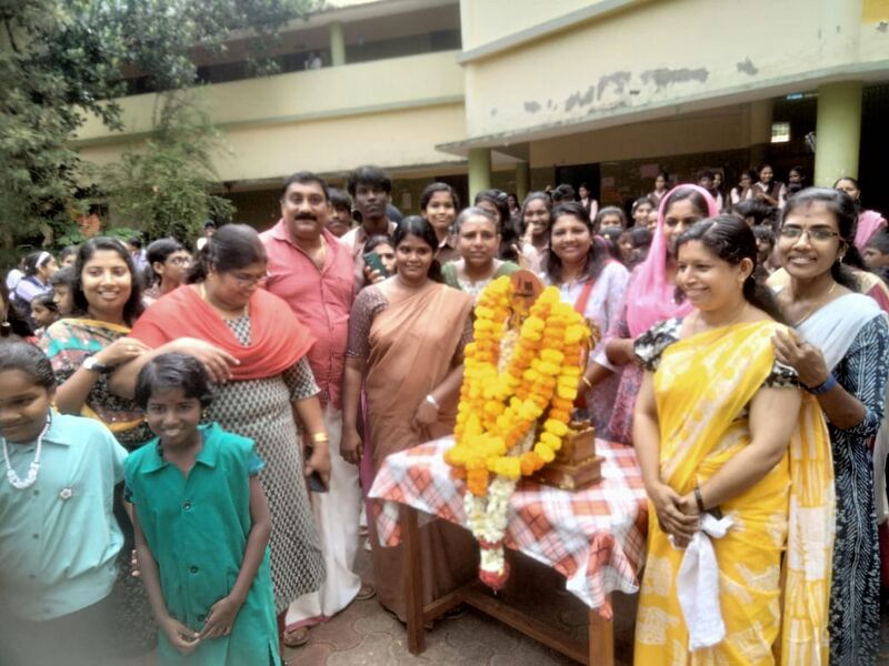 പ്രമാണം:36064 sasthrolsavam flag.jpg