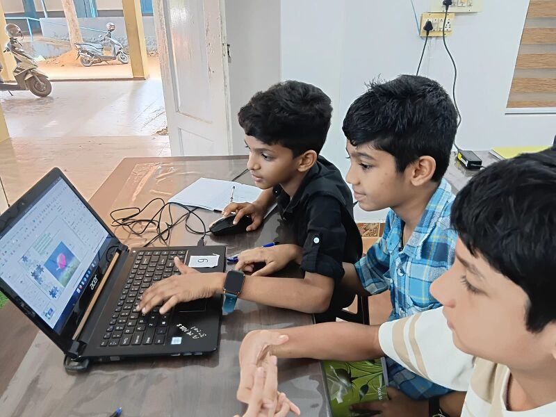 പ്രമാണം:37001 LK Summer Camp2026-2.jpg