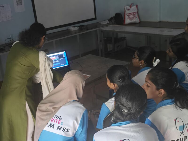 പ്രമാണം:38037 lkcamp.jpg