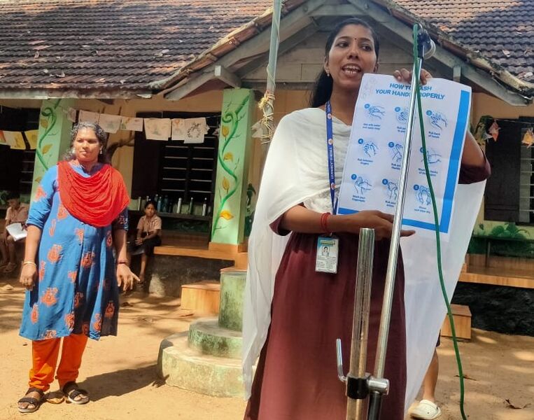 പ്രമാണം:41409 poshan maa 1.jpg