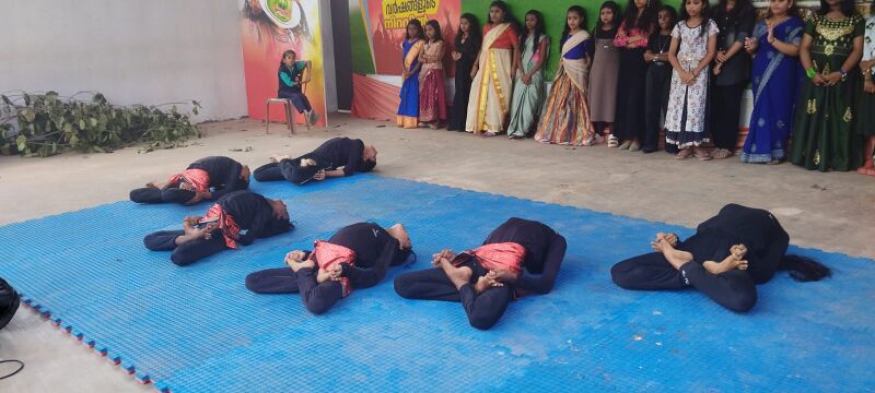 പ്രമാണം:42042 yogaday04.jpg