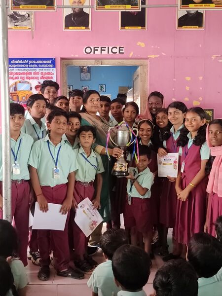 പ്രമാണം:42354 kalolsava.jpg