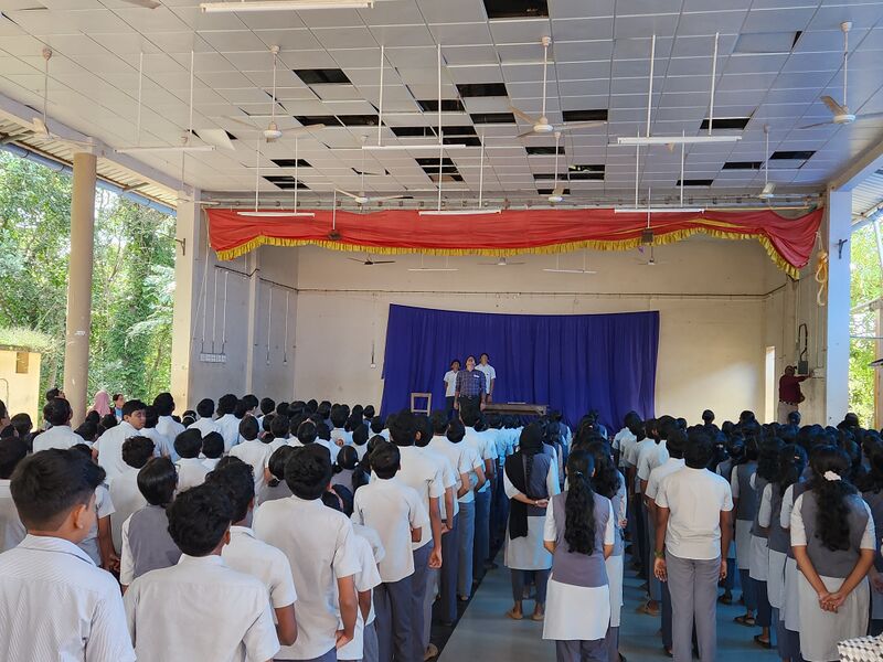 പ്രമാണം:13034 schoolassembly.jpg