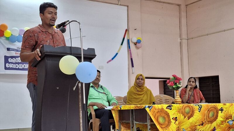 പ്രമാണം:19862 menstrual2.jpg