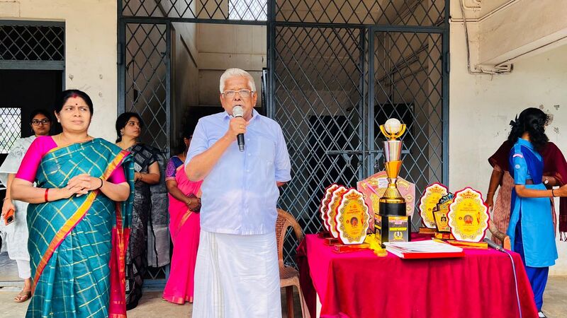 പ്രമാണം:21060 khs vijayam 1.jpg