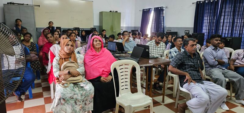 പ്രമാണം:25042 PARENTS.JPG.jpeg