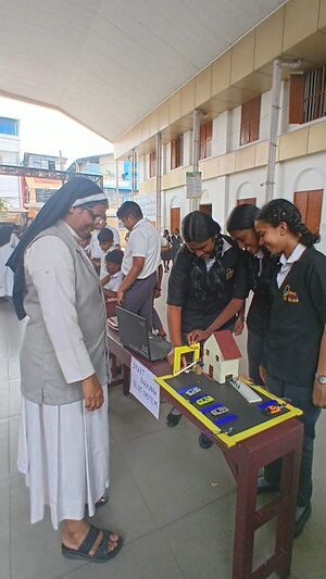 26038 LK Robotic exibition 1.jpg