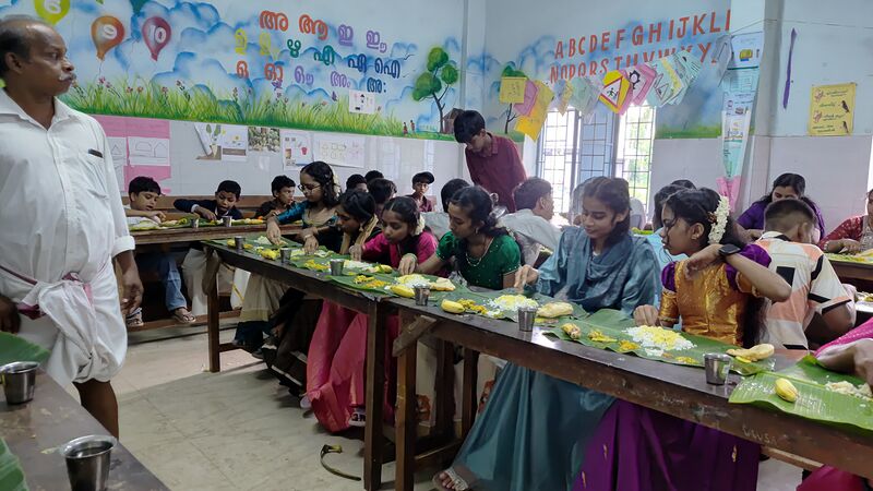 പ്രമാണം:42085 ONAM25 11.resized.jpg