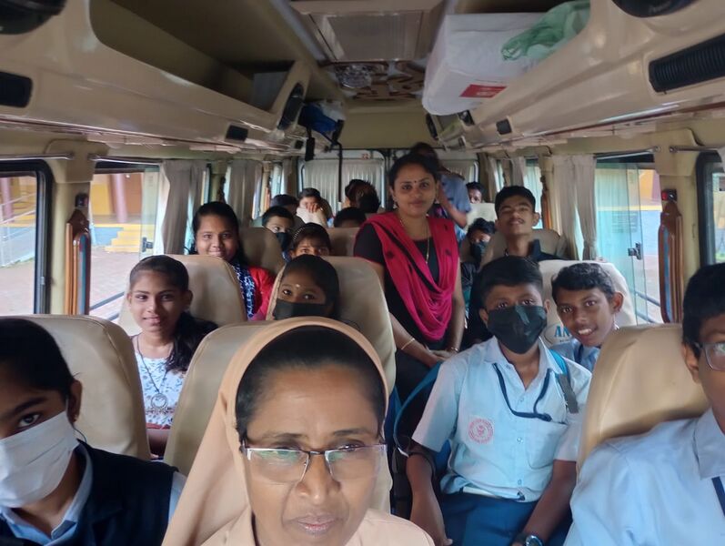 പ്രമാണം:AD22 33056 3.jpg