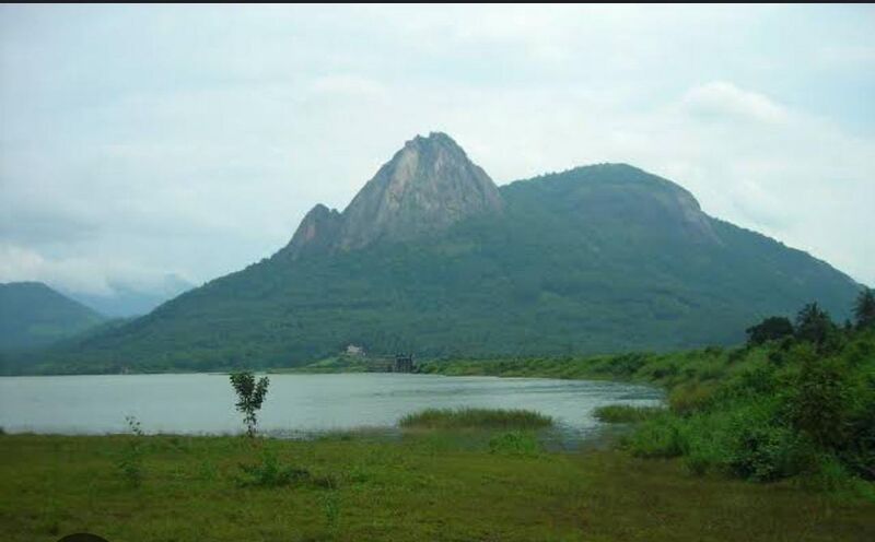 പ്രമാണം:Kanjirapuzha dam.jpeg