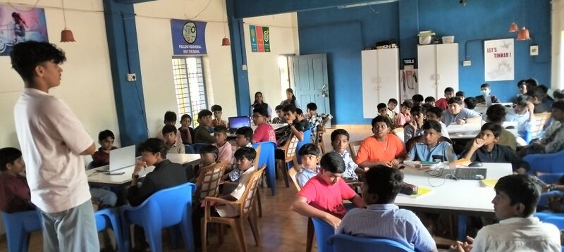 പ്രമാണം:12009 robotic 2.jpeg