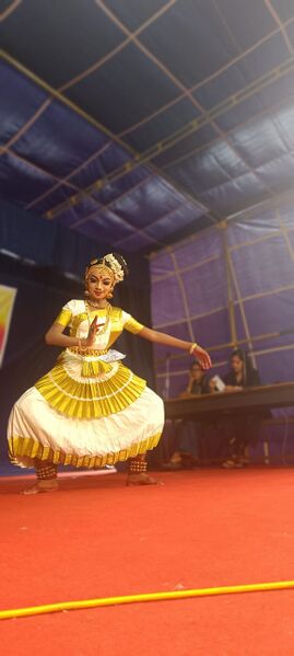 പ്രമാണം:13379-school kalolsavam2.jpeg