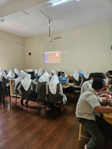 പ്രമാണം:19078 Little KITEs .jpg