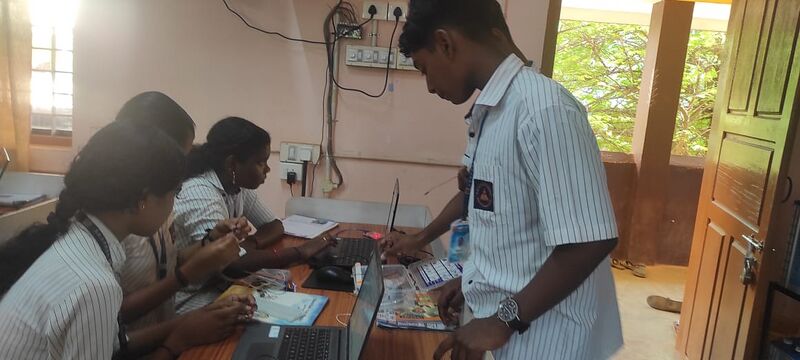 പ്രമാണം:23066 Robotics-Training-1.jpg