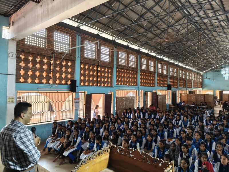 പ്രമാണം:42008 orc5.jpg